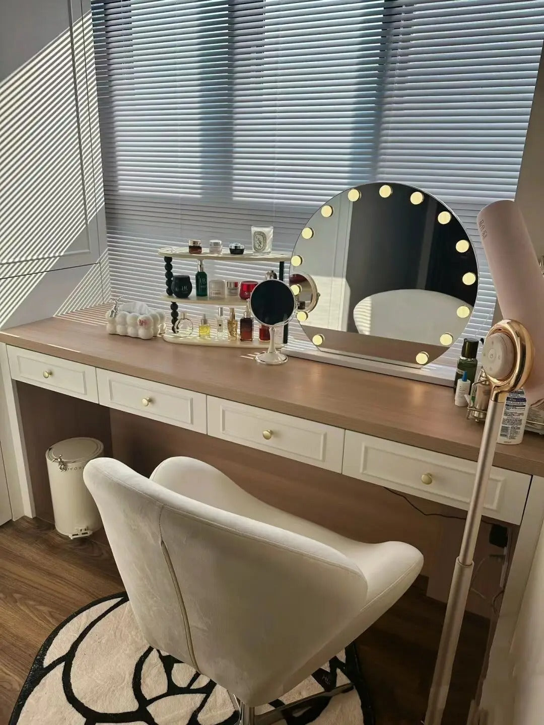 Round Vanity Makeup Mirror with Lights – 3 Color Modes, Detachable 15x Magnification Hollywood Mirror for Bedroom & Dressing Room